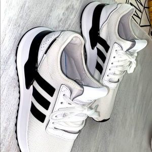 Boys Adidas Sneakers size 7